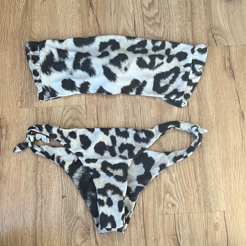 MIKOH swim- M top, LG bottom